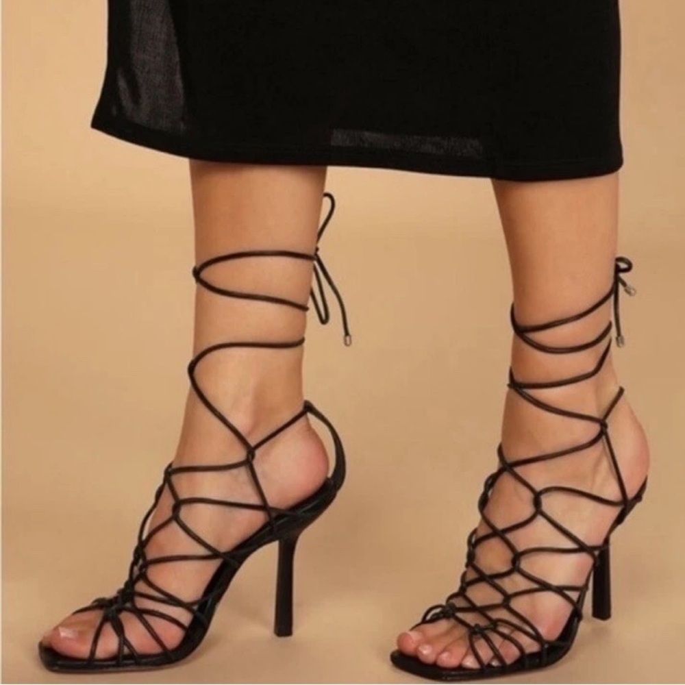 NWT Black Lace Up Heels​​